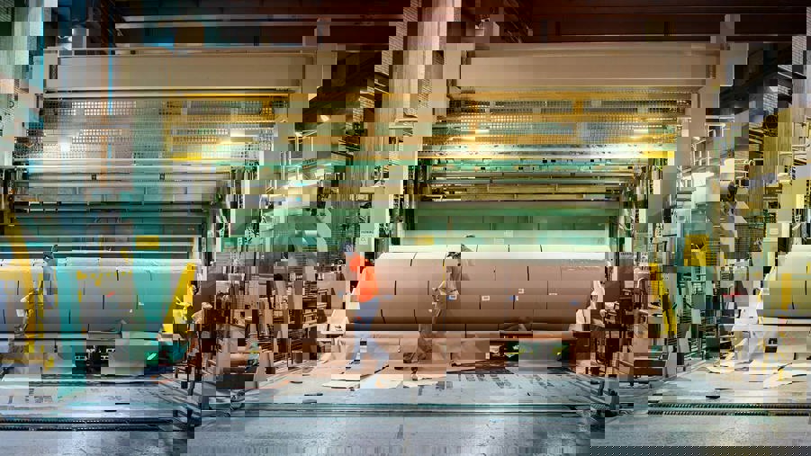 produktion av pappersrullar i väjafabriken