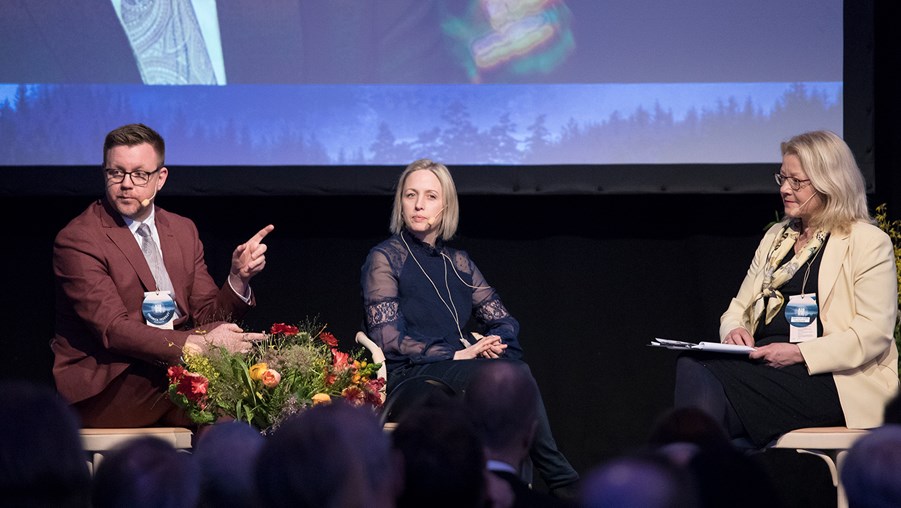 Fredrik Federley (C) och Jytte Guteland (S) moderator Pernilla Ström, Forum för Bioekonomi 2019