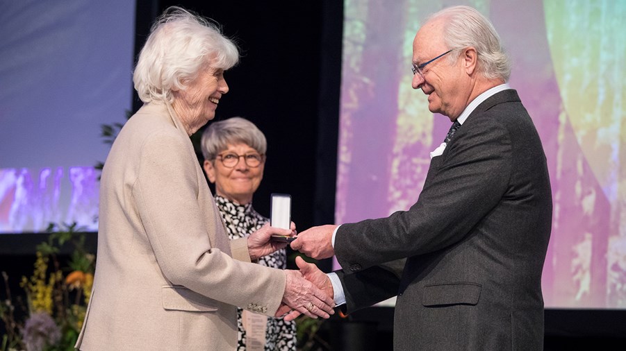 Kerstin Ekman vinnare av årets Greve Carl Bernadottes Skogspris.jpg